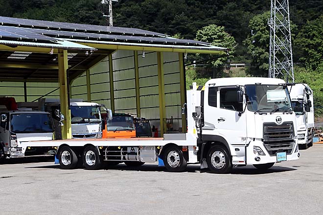 UDトラックス 中古大型トラック2