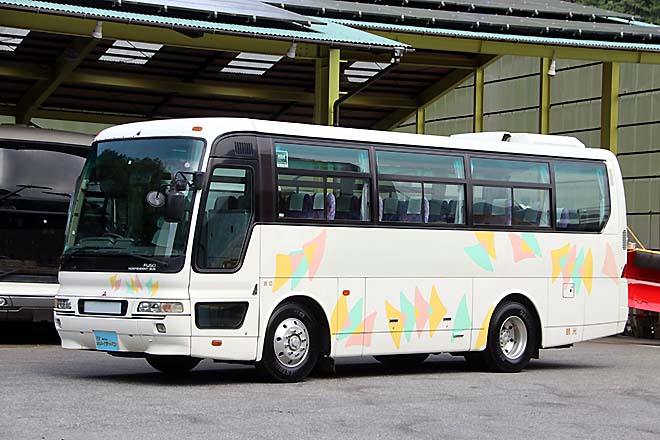 バス - 中古 大型ダンプ トラック 販売 | 株式会社カメイジャパン