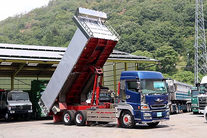三菱 中古大型トラック2