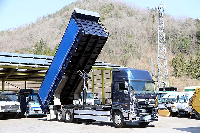 日野 中古大型トラック2