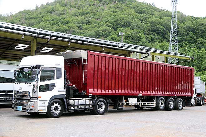 UDトラックス 中古大型トラック