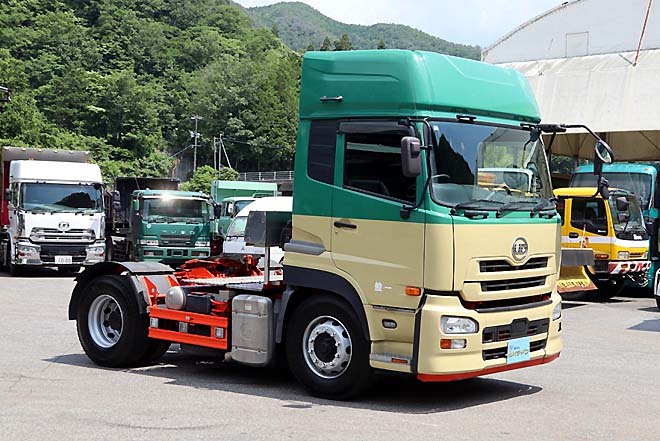 UDトラックス 中古大型トラック2
