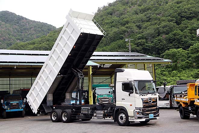 日野 中古大型トラック2