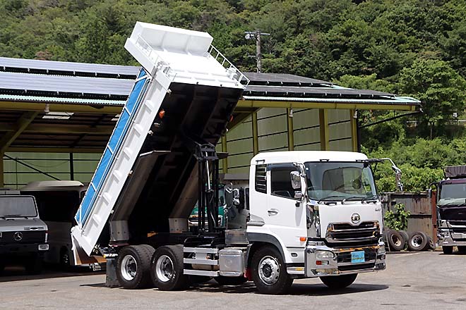 UDトラックス 中古大型トラック2