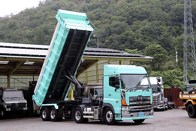 日野 中古大型トラック2
